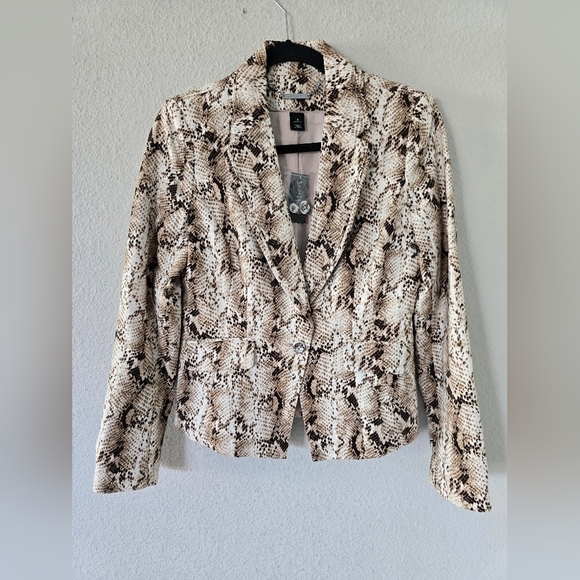 $148 WHBM Sbake Print Jacket Women Sz 4 One Button Padded Long Sleeve New - Picture 3 of 14